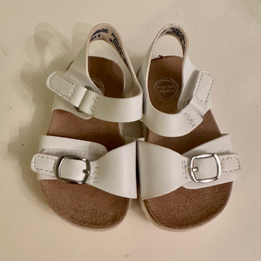 Wonder Nation - children’s white buckle sandals! Perfect condition!